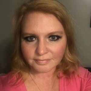 Meet your Posher, Angie